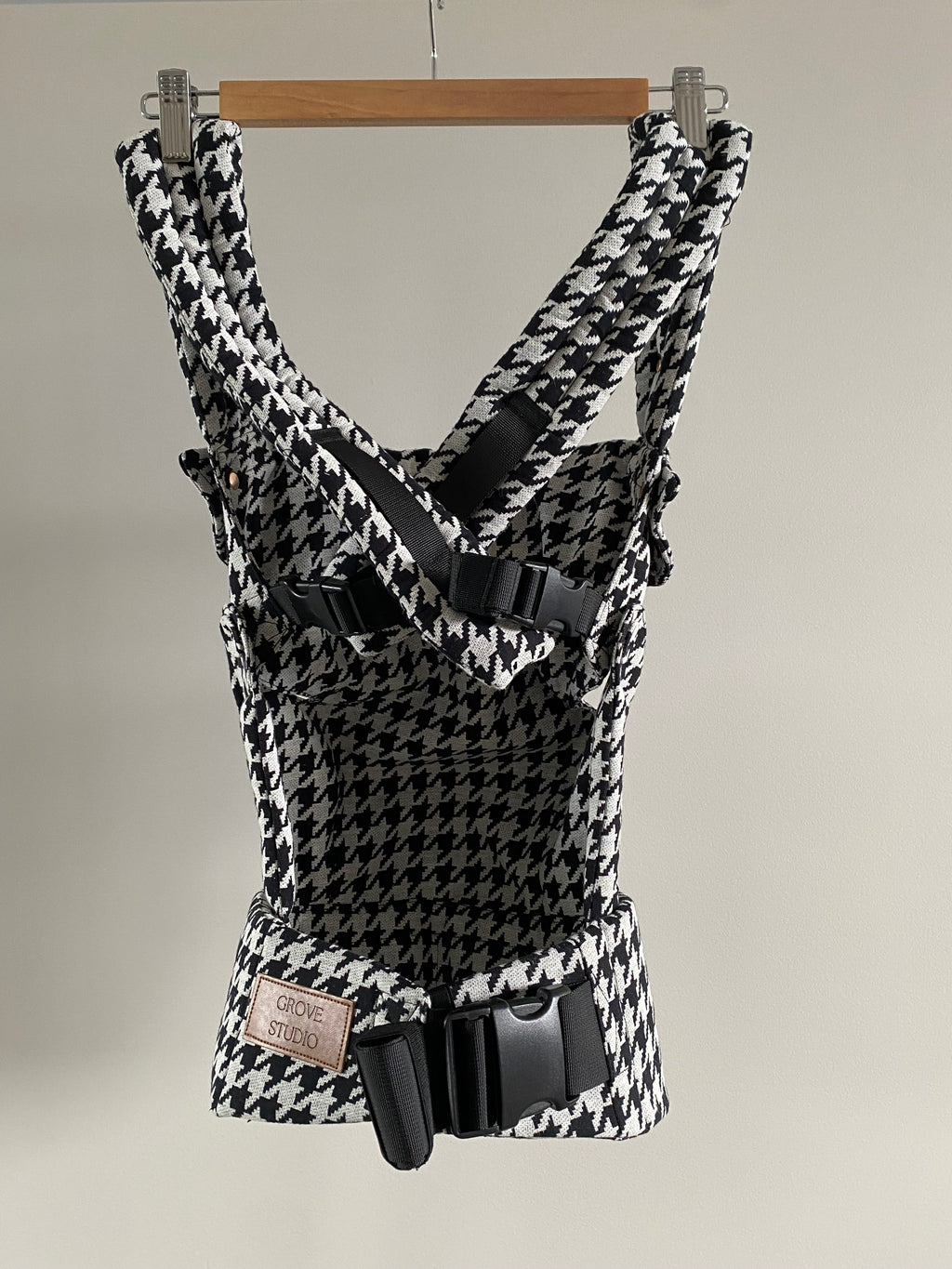 Heritage Baby Carrier - Houndstooth Black